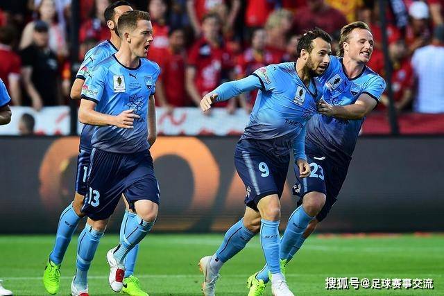 官方：莱比锡签下法国中卫埃斯泰夫，签约至2031年将身披3号球衣